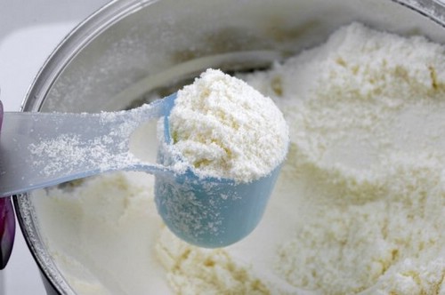 Сухая молочная смесь для детского питания: как выбрать